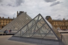 https://en.wikipedia.org/wiki/Louvre_Pyramid