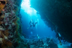 overhangs and divers